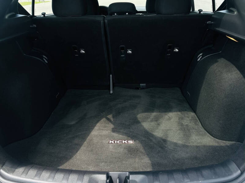 2021 Nissan Kicks SV