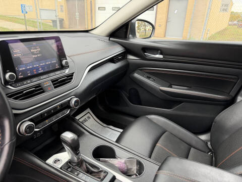 2021 Nissan Altima 2.5 SR