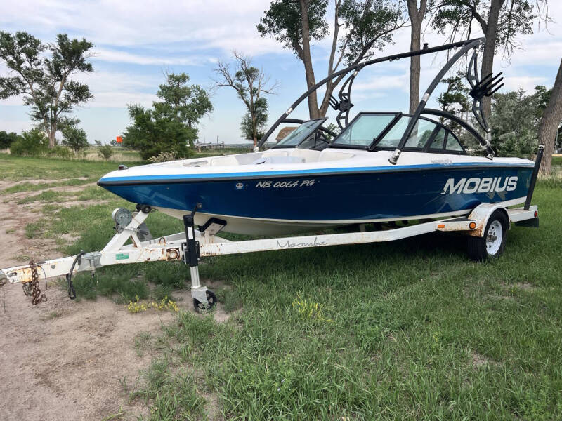 1998 Moomba Mobius
