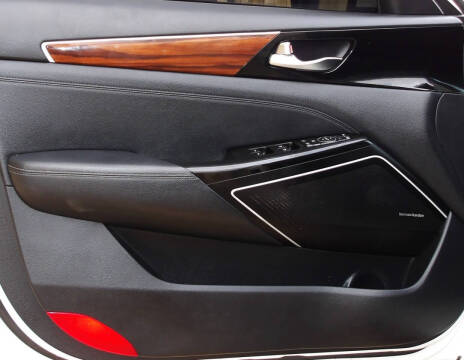 2019 Kia Cadenza Technology