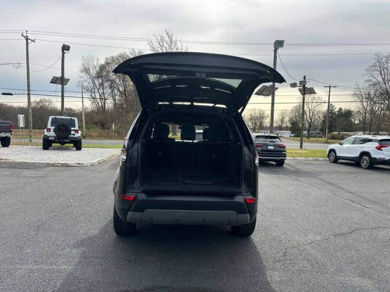 2020 Land Rover Discovery SE