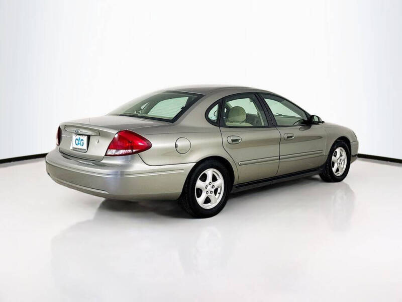 2004 Ford Taurus SES