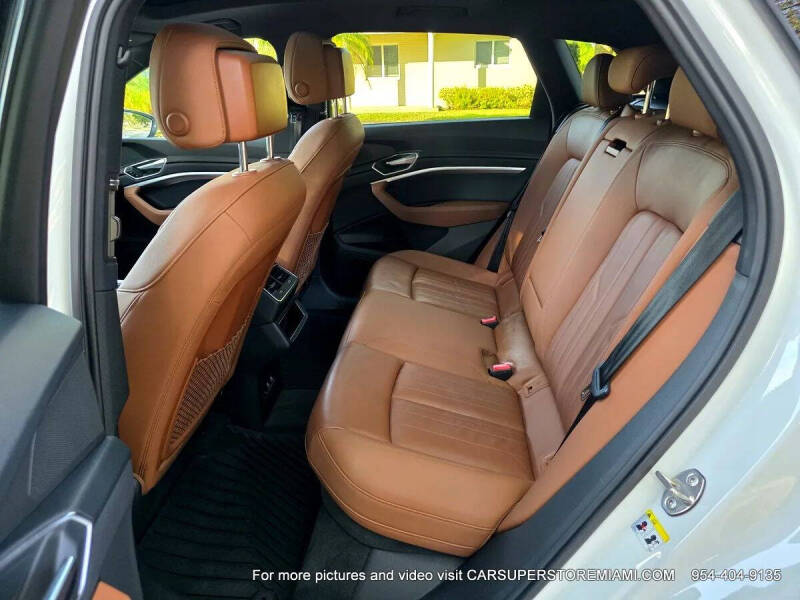 2021 Audi e-tron quattro Premium