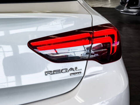 2019 Buick Regal Sportback Essence