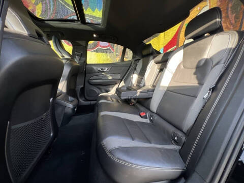 2019 Volvo S60 T6 R-Design