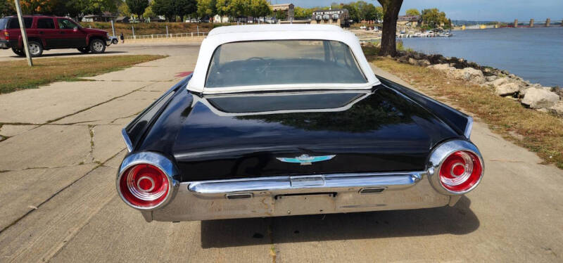 1962 Ford Thunderbird