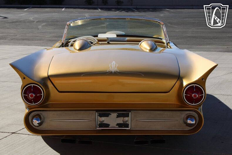 1957 Ford Thunderbird