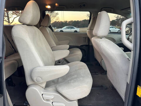 2014 Toyota Sienna L 7-Passenger