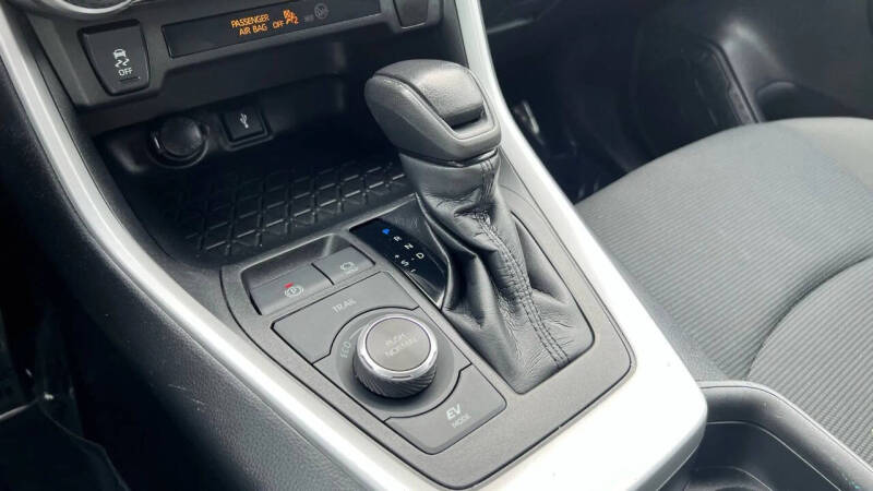 2021 Toyota RAV4 Hybrid LE