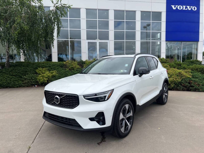 2026 Volvo XC40 B5 Plus