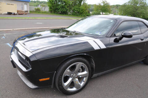 2013 Dodge Challenger SXT Plus