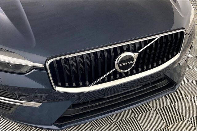 2022 Volvo XC60 B5 Momentum