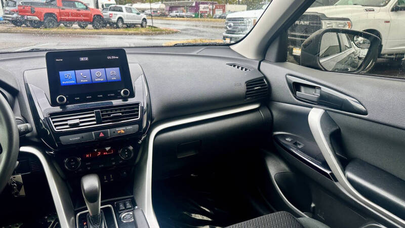 2022 Mitsubishi Eclipse Cross LE