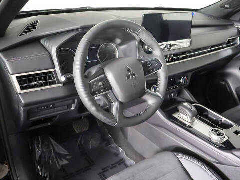 2026 Mitsubishi Outlander LE