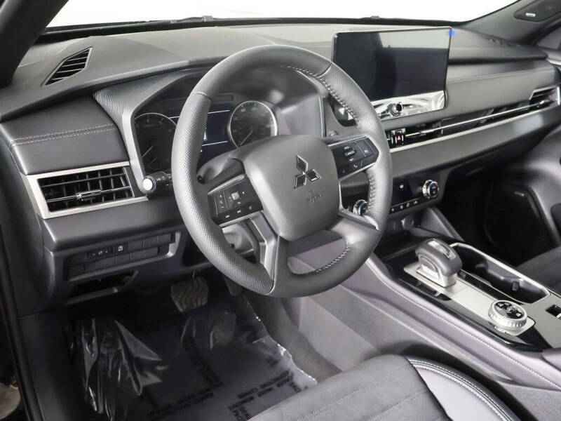 2026 Mitsubishi Outlander LE