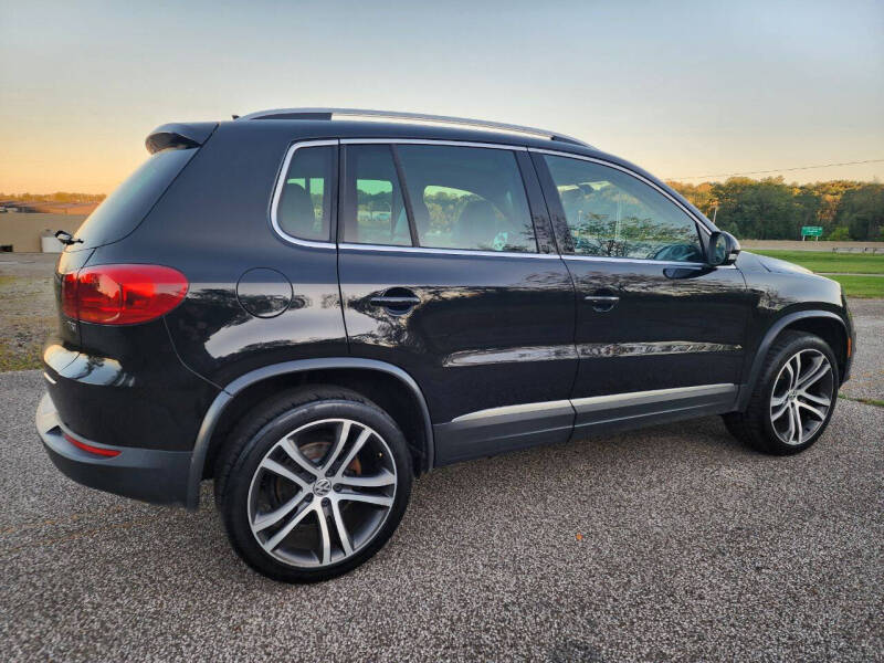 2017 Volkswagen Tiguan SEL photo 8