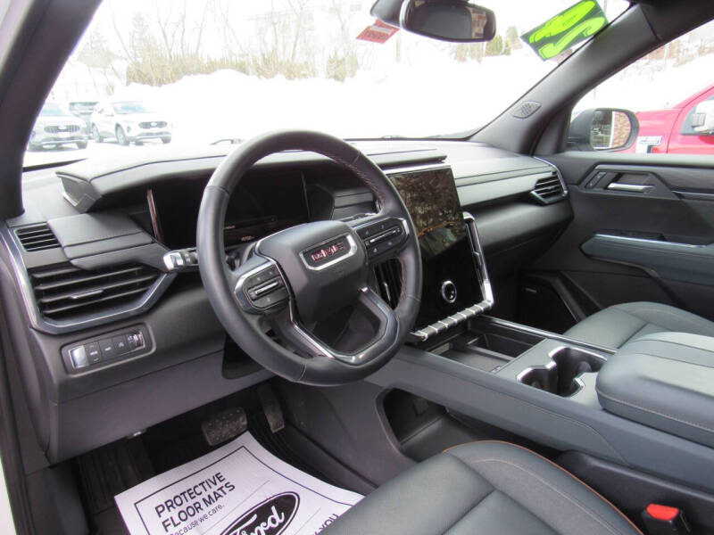 2024 GMC Acadia AT4