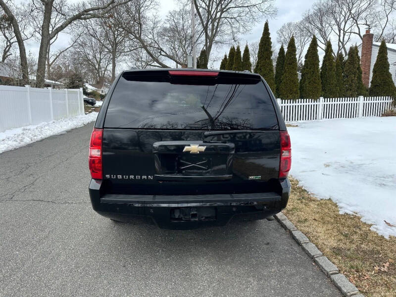 2011 Chevrolet Suburban LT