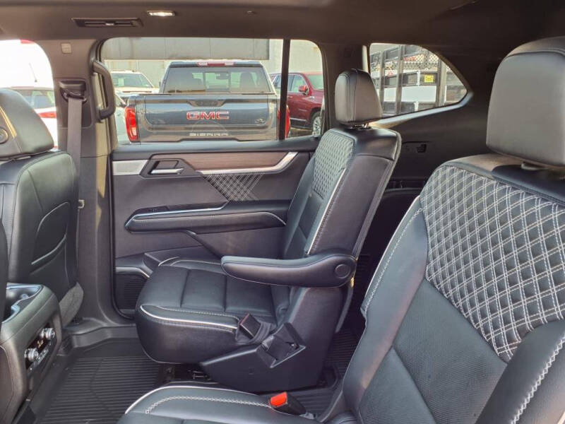 2024 GMC Acadia Denali