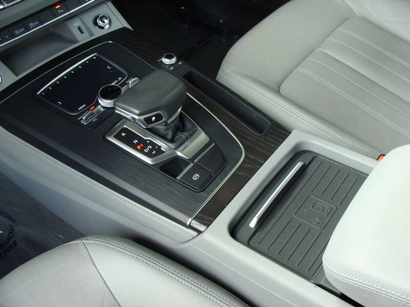 2020 Audi Q5 quattro Premium Plus 45 TFSI