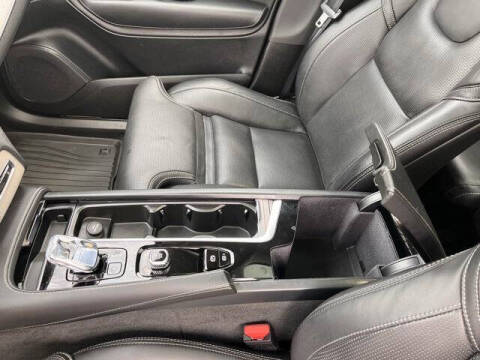 2024 Volvo XC90 B6 Ultimate Bright Theme 7P