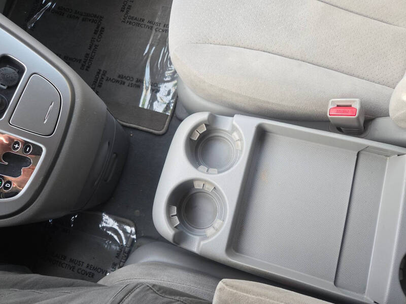 2007 Hyundai Entourage GLS