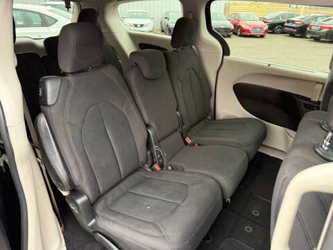 2018 Chrysler Pacifica Touring Plus