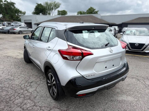 2020 Nissan Kicks SR