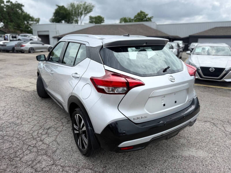 2020 Nissan Kicks SR