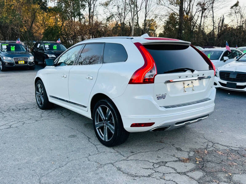 2017 Volvo XC60 T5 Dynamic
