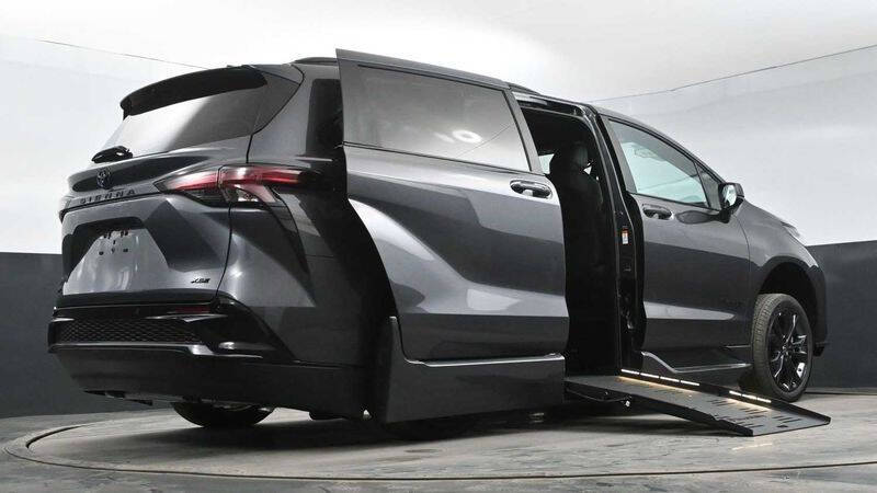 2025 Toyota Sienna XSE 7-Passenger