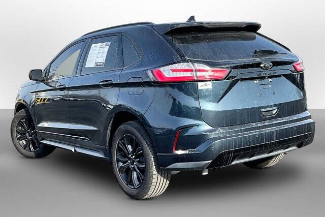 2022 Ford Edge SE