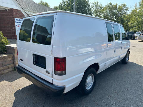 2003 Ford E-Series E-150 Base