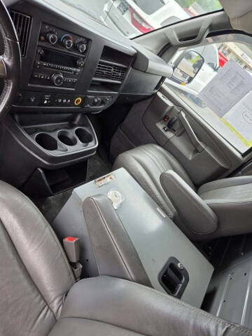 2017 Chevrolet Express 2500