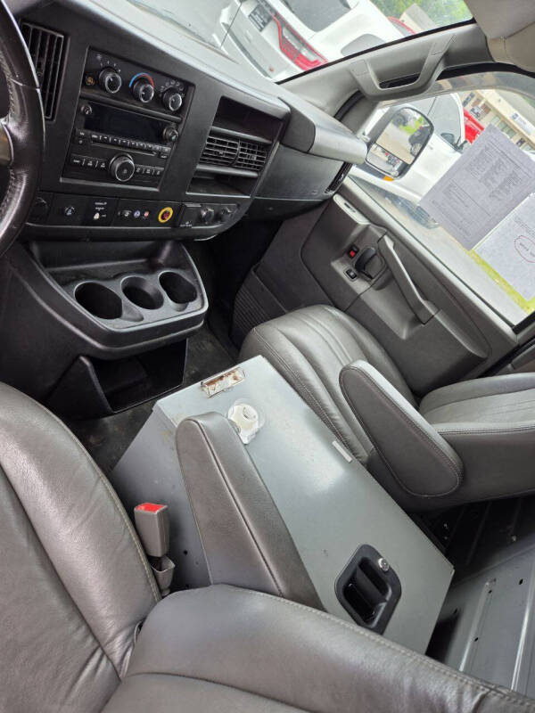2017 Chevrolet Express 2500