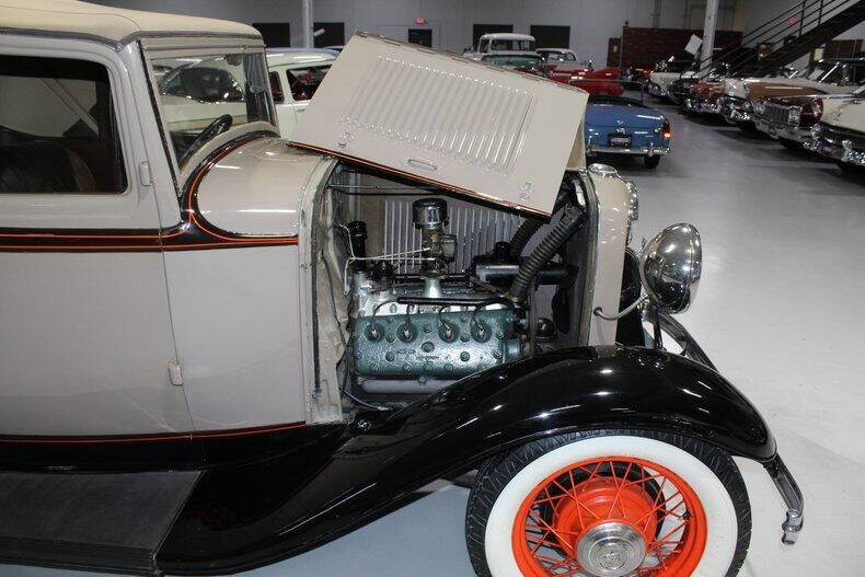 1932 Ford Model 18