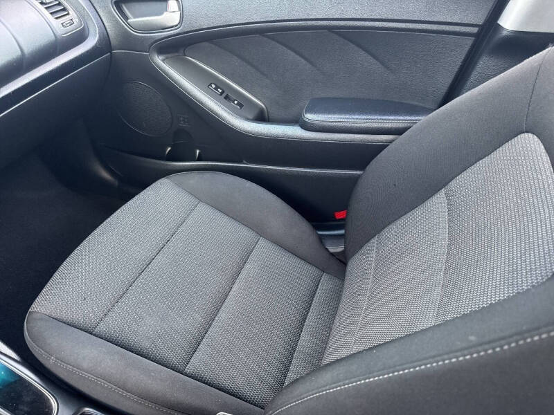 2017 Kia Forte5 LX