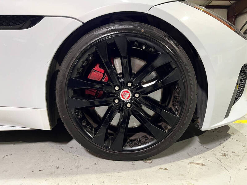 2016 Jaguar F-TYPE R