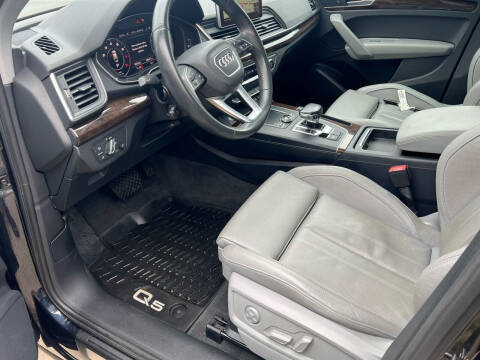 2018 Audi Q5 2.0T quattro Premium Plus