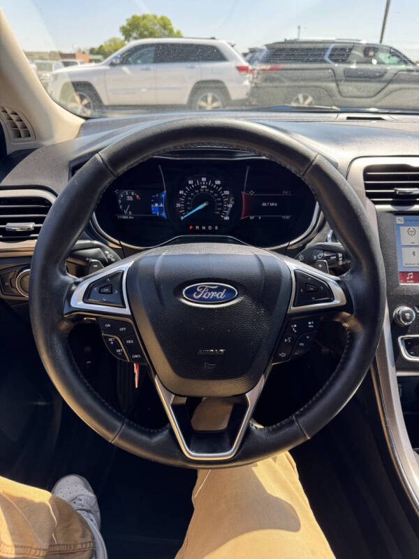 2017 Ford Fusion SE