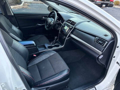 2017 Toyota Camry SE