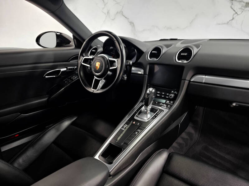 2017 Porsche 718 Cayman