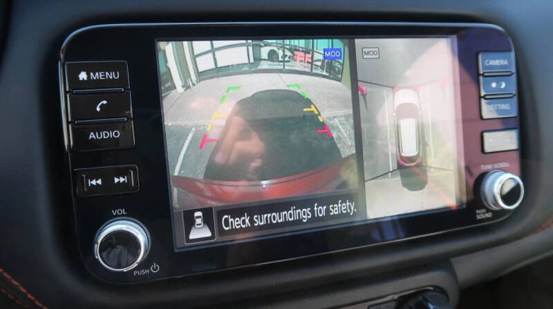 2023 Nissan Kicks SR