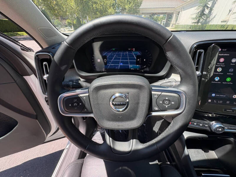 2025 Volvo XC40 B5 Plus Dark Theme