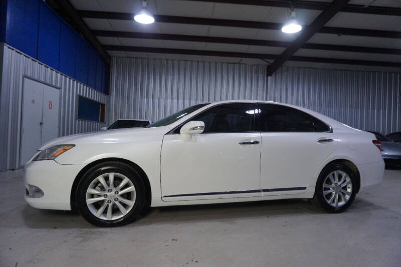 2011 Lexus ES 350 for sale at SOUTHWEST AUTO CENTER INC in Houston TX