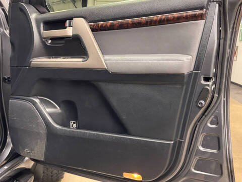 2011 Toyota Land Cruiser