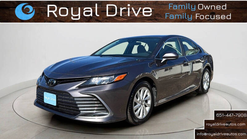 2022 Toyota Camry LE's photo