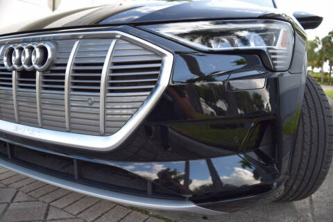 2022 Audi e-tron quattro Premium