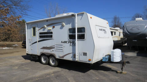 2009 Flagstaff Mirco Lite 21' w/Slide