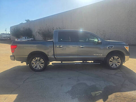 2017 Nissan Titan